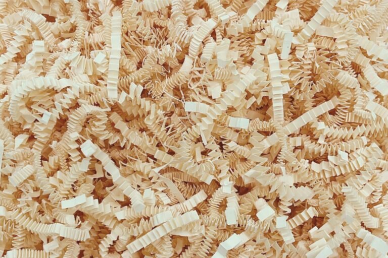 Spalvotos popieriaus drožlės, kreminės sp.